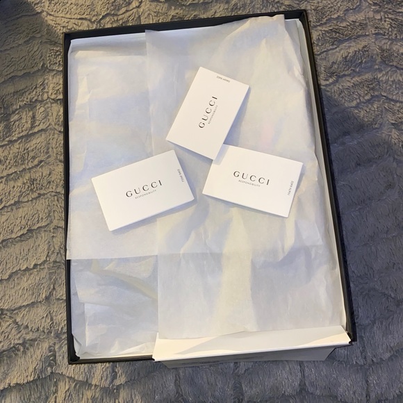 Women’s Rython Gucci logo leather sneaker - Picture 9 of 11